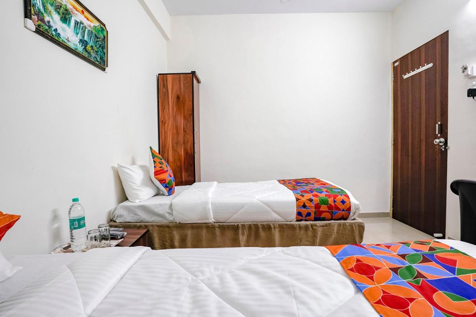 Hotel Comfort Caves ナーシク エクステリア 写真